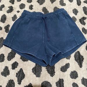 RARE LULULEMON INNER GLOW SHORT - SIZE 2